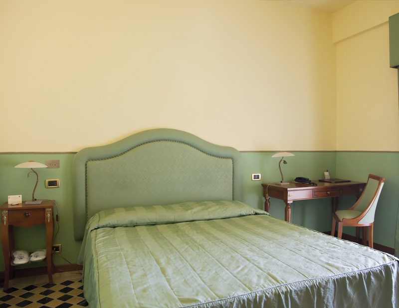 camera standard hotel tritone Lipari