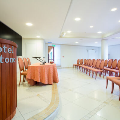 sala congressi hotel Tritone lipari